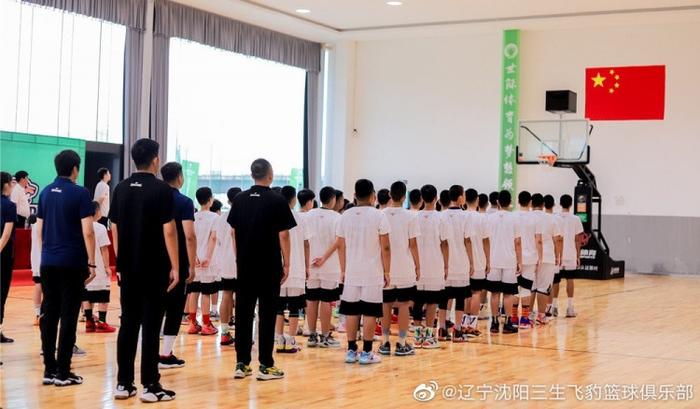 适合不同年龄段篮球爱好者的体能训练方案_2